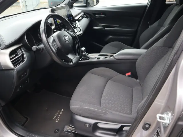 Toyota C-HR 1.8 Hybrid Style Ultimate Blindspot | Stoel en stuurverwarming | All seasons