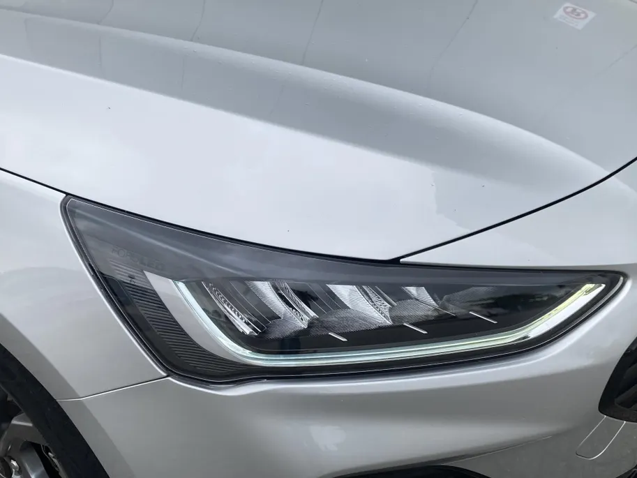 Ford Focus 1.0 EcoBoost Hybrid 125 pk ST Line Wagon Navigatie SYNC4 - Apple Carlay Android Auto - Winter Pack