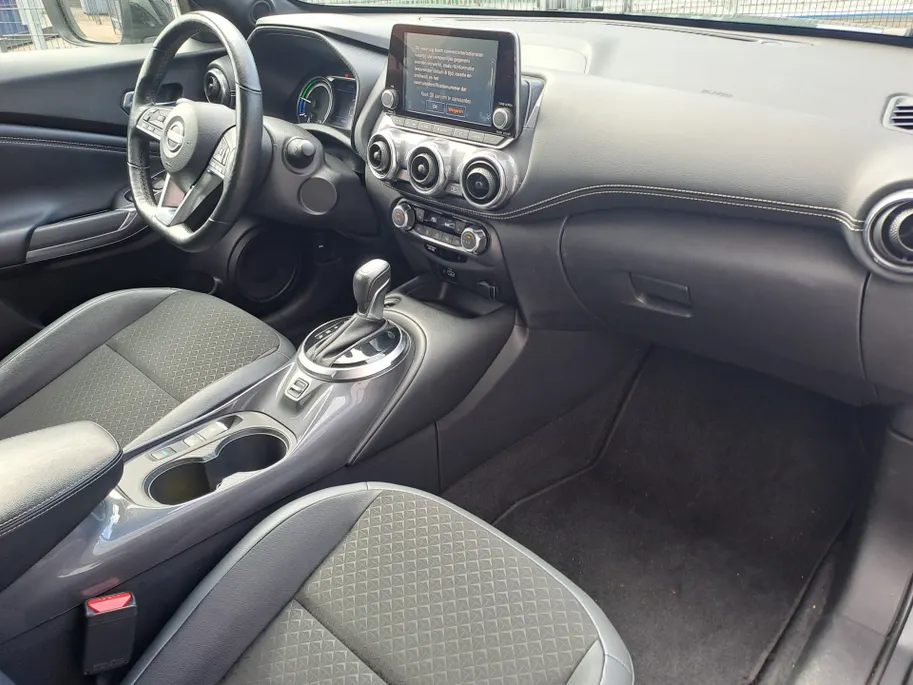 Nissan Juke 1.6 Hybrid N-Connecta |  Apple Carplay/Android Auto | Automaat | Cruise | Camera | Voorstoelen verwarmd | Stuur Verwarmd | Voorruit Verwarmd | ECC