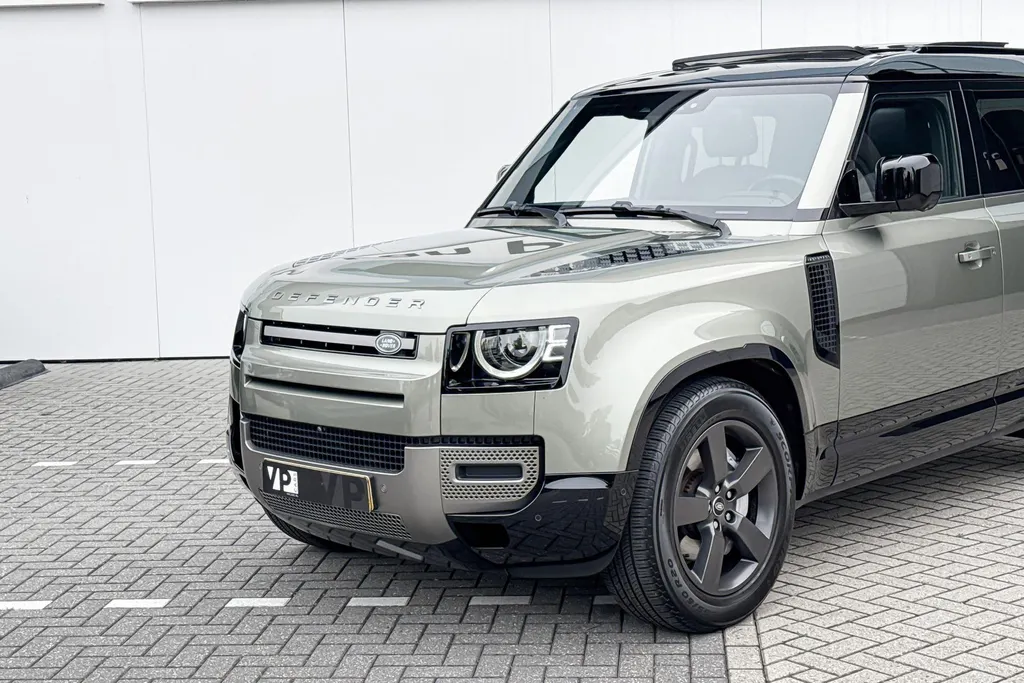 Land Rover Defender 110 2.0 P400e 110 X-Dynamic HSE