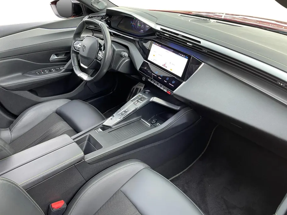 Peugeot 408 1.6 HYbrid GT 225 EAT8 First Edition *Navi*360Camera*Schuif/kanteldak*Trekhaak*Focal Audio*Adapt. Cruise Control* Memory stoel*Elekt. achterklep*Zeer nette auto!