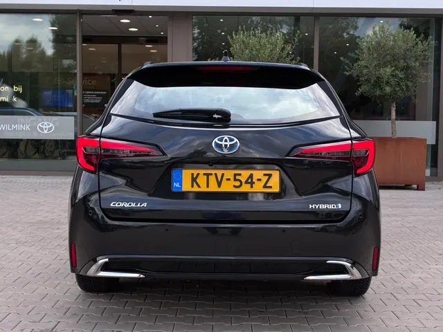 Toyota Corolla Touring Sports Hybrid 140 Dynamic Limited | Stoelverwarming | Parkeersensoren