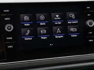 Volkswagen Polo 1.0 TSI 95pk DSG Comfortline · Camera · Apple/Android Car Play · P-Sensoren · Navigatie · DAB · 15'' Inch ·