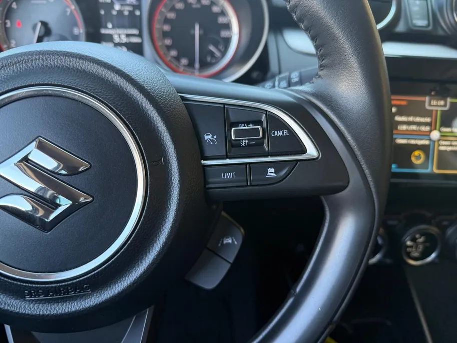 Suzuki Swift 1.2 Style Smart Hybrid | NL Auto | Volledige Historie | Achteruitrijcamera | Stoelverwarming | Dodehoek Detectie | Navigatiesysteem |
