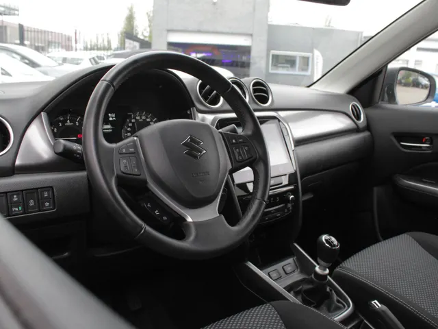 Suzuki Vitara 1.4 Boosterjet Select Smart Hybrid | Navi | Adap. Cruise | Clima | Trekhaak | All Season