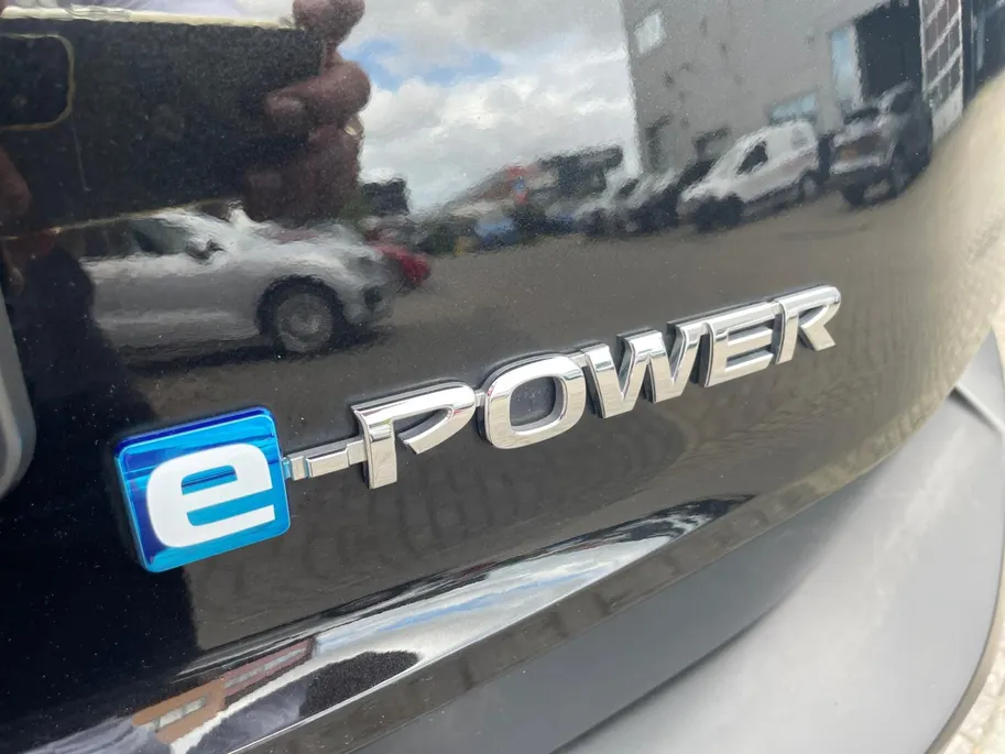 Nissan X-Trail Tekna | Navigatie | Schuif-/ Kanteldak | Stoelverwarming voor & achter | 360 camera | Apple Carplay/ Android Auto | Geheugenfunctie voorstoelen | Elektrische Kofferbak |