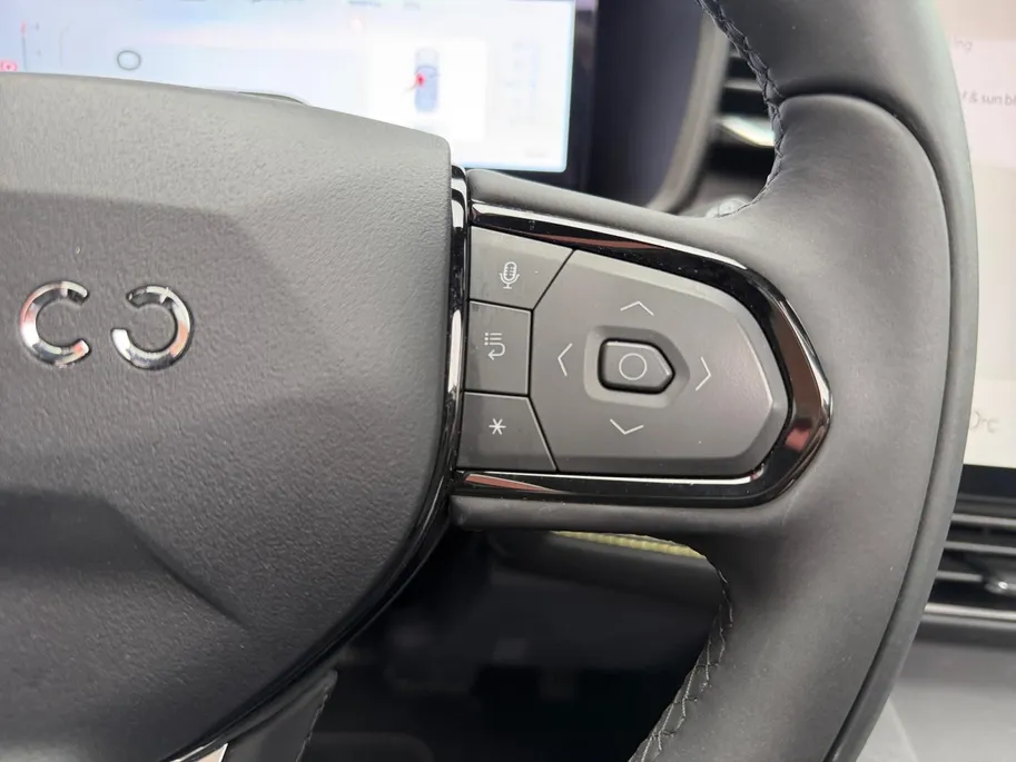 Lynk & Co 01 1.5 More |Schuif-kanteldak| Navigatie| 360 graden camera |Stoel/stuurverwarming| Lederen bekleding|