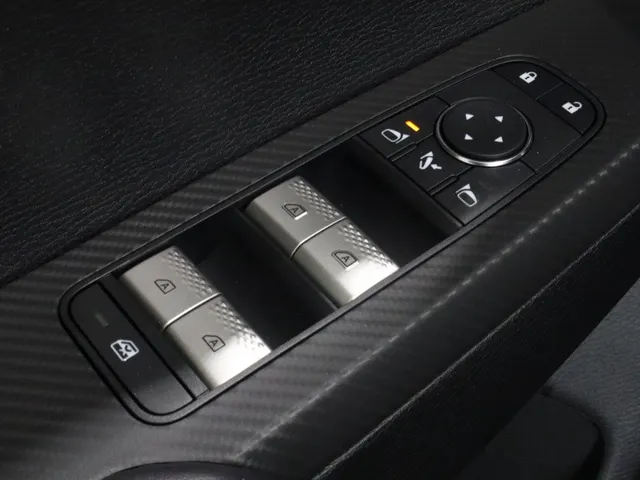 Mitsubishi Outlander 2.4 PHEV Instyle Trekhaak | Panodak | Adaptive Cruise | All Seas