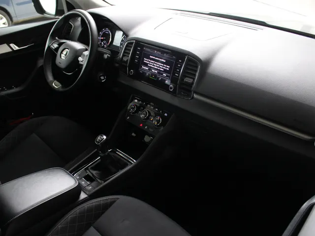Škoda Karoq 1.0 TSI Business Edition Navigatie | climate Control | Stoelverwarming |