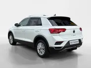 Volkswagen T-Roc 110PK TSI Style | Trekhaak 1300KG Trekgewicht | Navigatie | Cruise Control Adaptief | Climate Control | Camera | Parkeersensoren | Lichtmetalen Velgen | Armsteun |