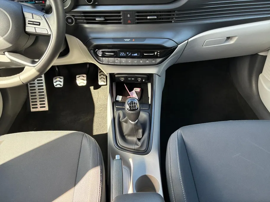 Hyundai Bayon Premium | Clima | Uniek |SUPER GAVE ACTIE, EXTRA DEMO KORTING en INCLUSIEF FABRIEKSGARANTIE!