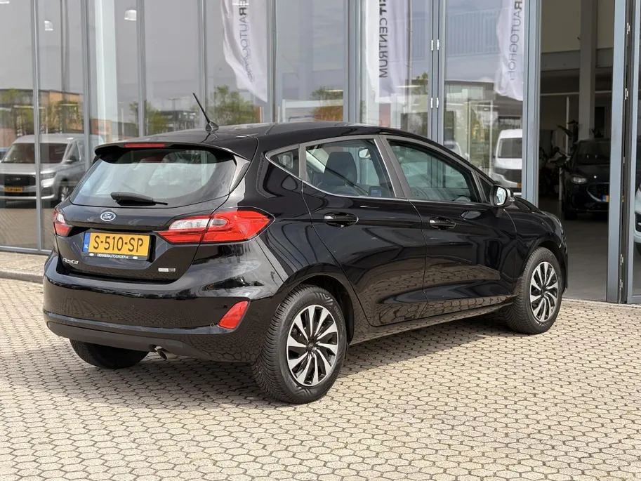 Ford Fiesta 1.0 EcoBoost Hybrid Titanium PARKEERSENSOREN ACHTER I ALL SEASON BANDEN I APPLE CARPLAY / ANDROID AUTO I