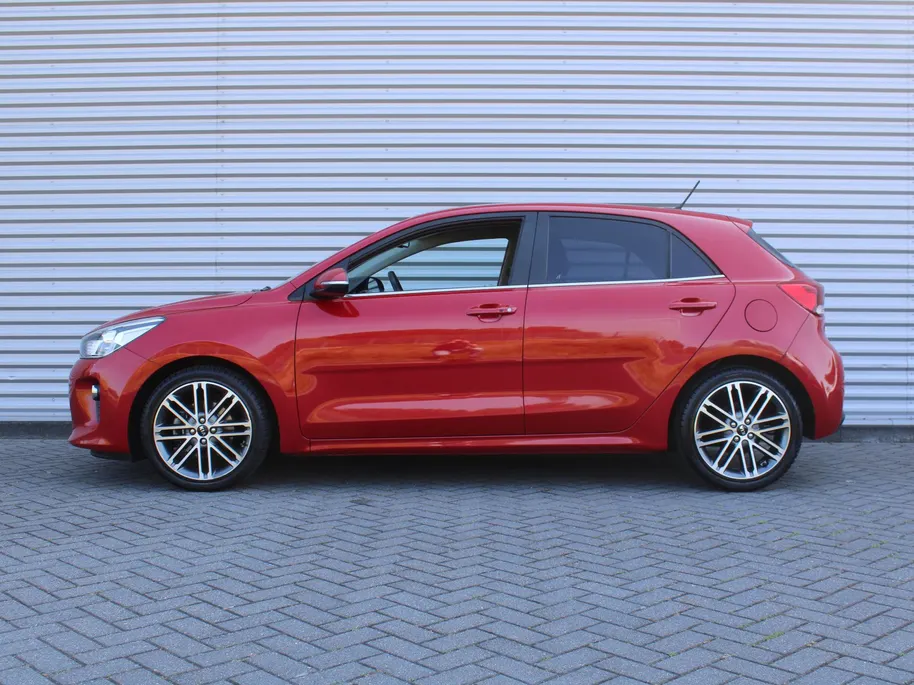Kia Rio 1.0 TGDI ExecutiveLine | Trekhaak | Stuur-/stoelverwarming | Camera | Skai leer | 17' LM | Carplay | All seasons | Clima | Navi | Cruise |