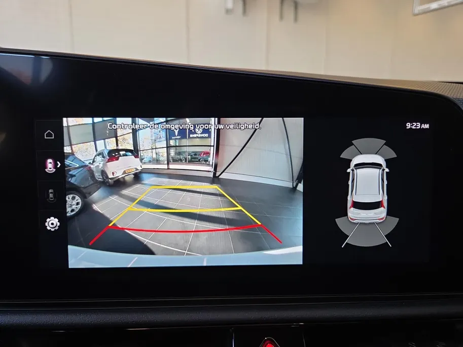 Kia Niro EV ExecutiveLine 64.8 kWh Accu 100% | Meest luxe uitvoering | Schuif/kantel dak | Dodehoek Detectie | Cruise Control Adaptief |  Head up Display | Stoelverwarming en Ventilatie | Harmen / Kardon | camera | Carplay & Android | Fabrieksgarantie t/m 19-06-2031