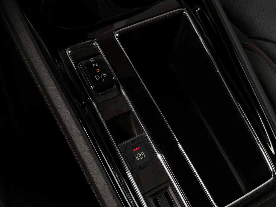 Škoda Enyaq iV 80 | Elektrisch verstelbare stoelen incl. geheugenfunctie | Stoel- en stuurverwarming | Elektrisch bedienbare achterklep | Lederen bekleding | Achteruitrijcamera | Parkeersensoren voor- en achter | Apple/Android Carplay