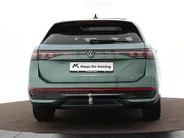 Volkswagen Passat Variant 1.5 eHybrid 272pk DSG R-Line Edition · Panoramadak · Inklap. Trekhaak · 360 Camera · Keyless · Matrix LED · Elek. Achterklep · Head-Up Display · Garantie t/m 13-11-2030 of 100.000km