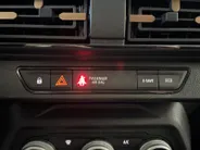 Dacia Jogger 1.8 hybrid 155 limited edition 7p. AUTOMAAT NAVI AIRCO CAMERA CRUISE CONTROLE APPLE CARPLAY ANDROID AUTO LM VELGEN 7 STOELEN !!LET OP RIJDENDE DEMO VRAAG NAAR ACTUELE KMSTAND!!!