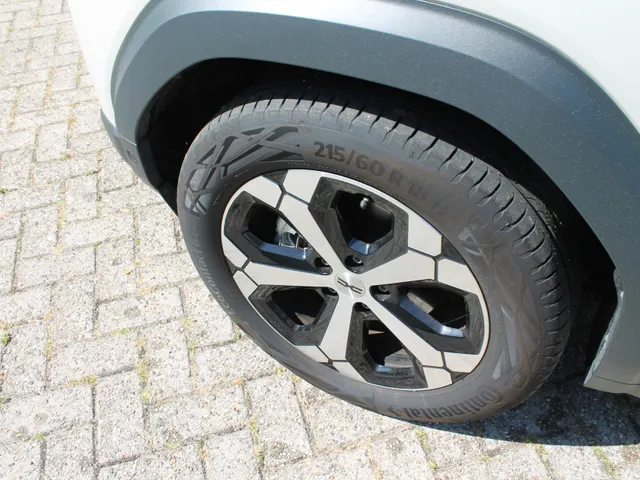 Dacia Duster 1.8 hybrid 155 limited edition *DEMONSTRATIEWAGEN*
