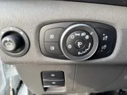 Ford E-Transit 425 CC 68 kWh 184 pk L4 met Gesloten laadbak, laadklep (750 kg), dakspoiler en zijdeur | Achteruitrijcamera | Laadvermogen 1.347 kg