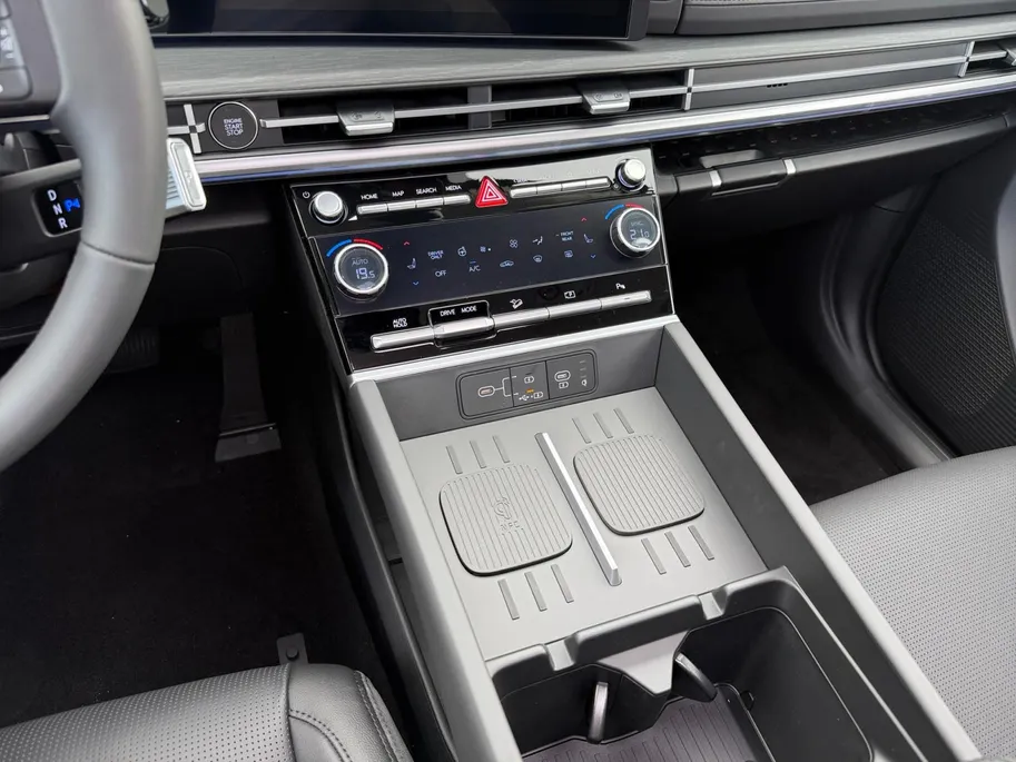 Hyundai Santa Fe 1.6 T-GDI HEV Premium Sky 7p | Z&Z Topdeal! | Van € 72.590,-, nu voor €61.090,-