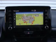 Toyota Yaris 1.5 Hybrid Launch Edition | 17' LM | Clima | Cruise adapt.| PDC V+A | Camera | HUD | Keyless | Navi | 1e eigenaar |