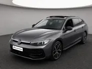 Volkswagen Passat Variant 1.5eHybrid 200kW/272PK R-Line Black Style · Panoramadak · Leder · Trekhaak · 360°Camera · Garantie t/m 24-08-2030 of 100000km.
