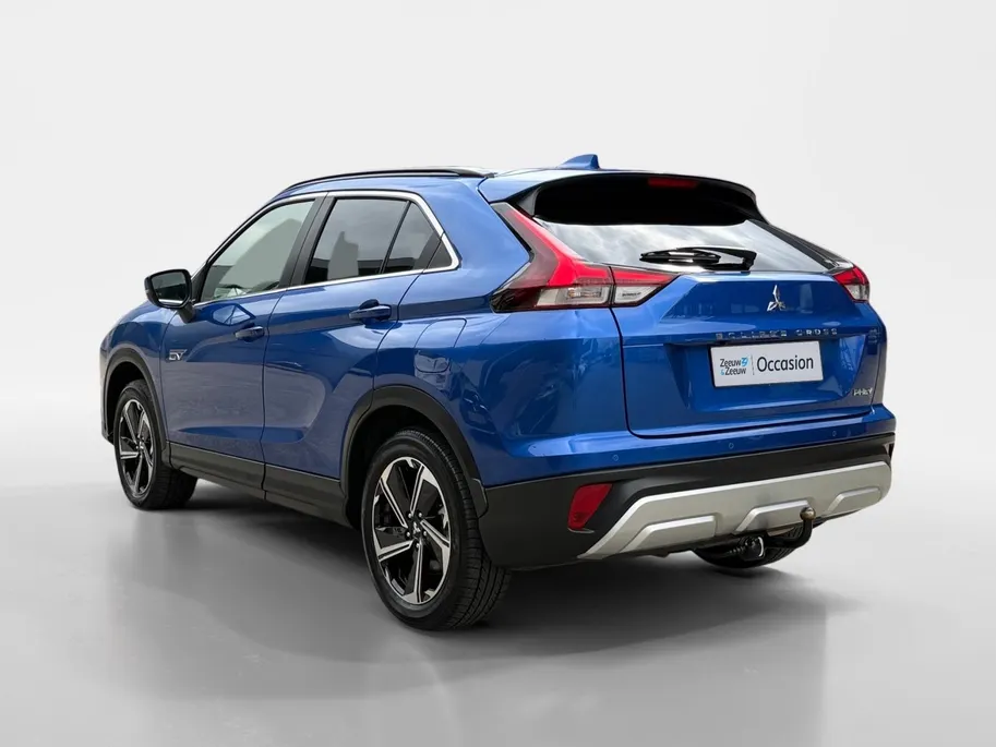 Mitsubishi Eclipse Cross 2.4 PHEV Intense+ | Stoel- en stuurverwarming | Elektrisch verstelbare stoelen | Trekhaak | Achteruitrijcamera | Parkeersensoren voor- en achter | Navi | Climate Control