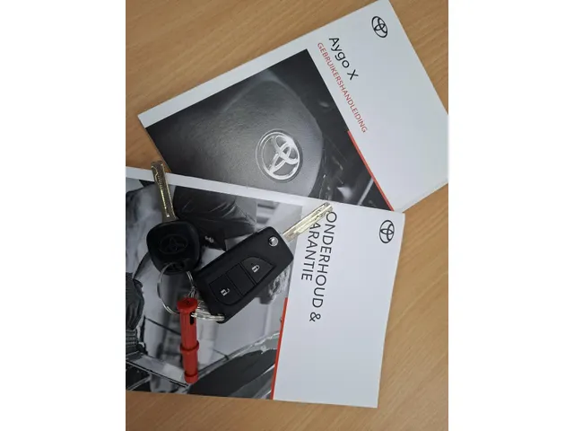 Toyota Aygo X 1.0 VVT-i MT Play CAMERA | CRUISE | NL-auto | rijklaarprijs !!