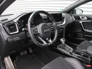 Kia ProCeed 1.5 T-GDi GT-Line | Trekhaak | Schuifdak | Stuur-/stoelverwarming | Camera | Dodehoek detectie | Telefoonlader | Cruise adapt. | 17' LM | LED |