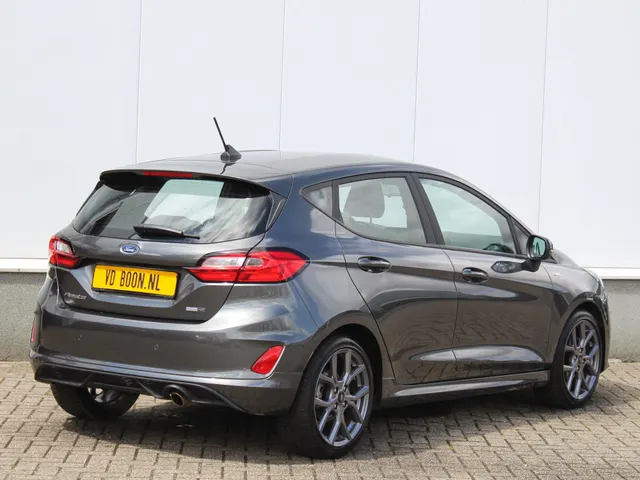 Ford Fiesta 1.0 EcoBoost Hybrid ST-Line Automaat | Navi | Cruise | Clima | Park sens | All Season