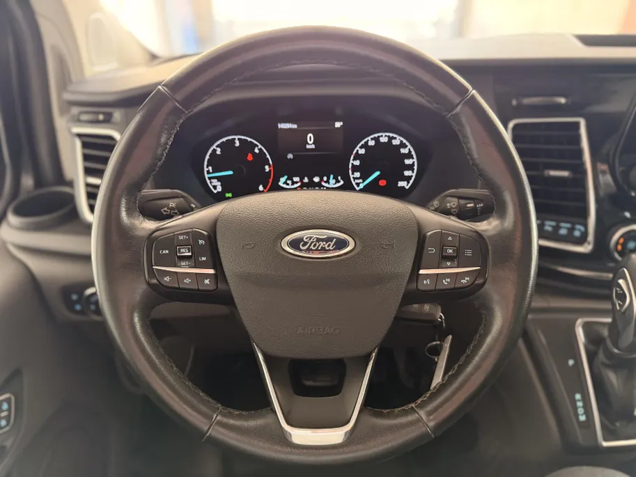 Ford Transit Custom 280 2.0 TDCI L1H1 Limited DUBBELE ZIJSCHUIFDEUR I TREKHAAK I BI-XENON KOPLAMPEN I WINTER PACK I APPLE CARPLAY / ANDROID AUTO I