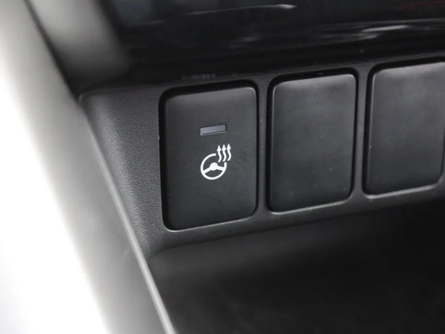 Mitsubishi Eclipse Cross 2.4 PHEV Executive | Trekhaak | 18' LM | 360 Camera | Navi | Cruise adapt. | Elek. stoelverstelling | Leer/Alcantara | Stuur-/stoelverwarming | LED |