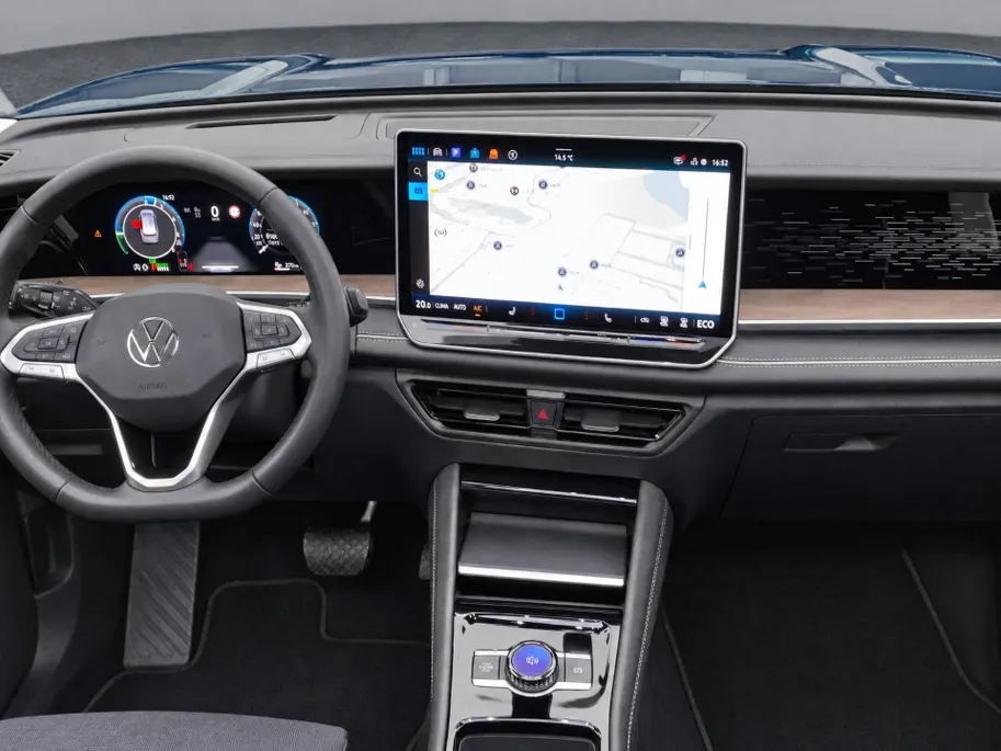 Volkswagen Tayron 1.5eHybrid 150kW/204PK Life Edition · Panoramadak · Harman/Kardon sound · 360°Camera · Garantie t/m 12-02-2031 of 100000km.