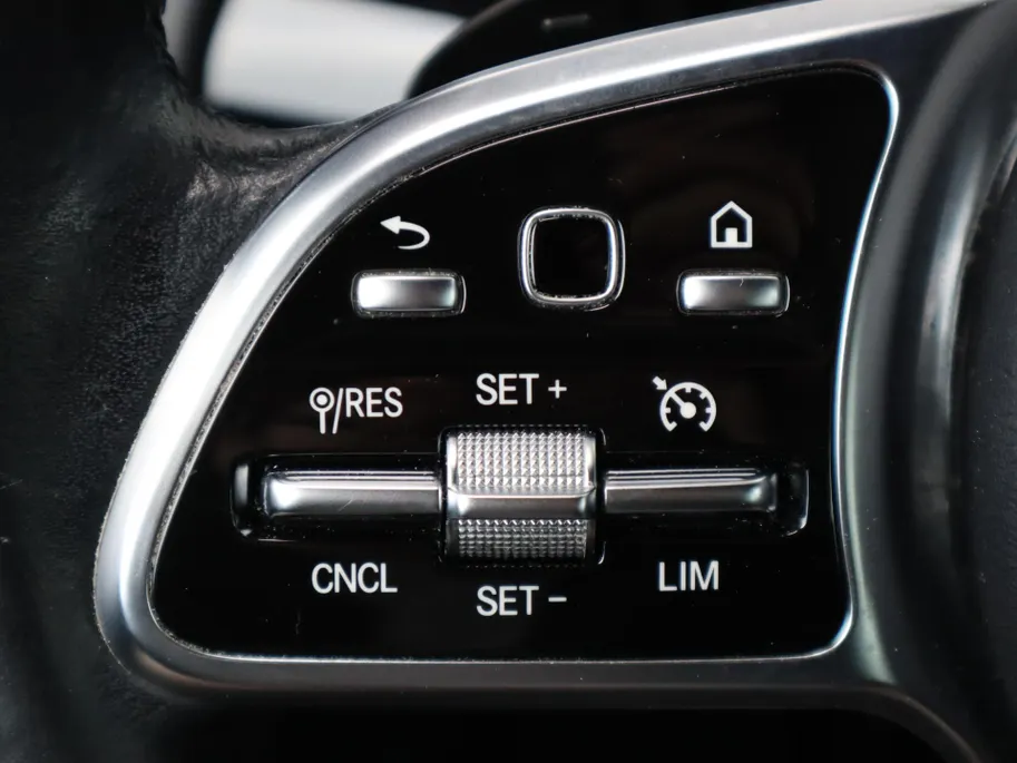 Mercedes-Benz EQA 250 Business Solution Luxury 67 kWh l Stoelverwarming l Achteruitrij camera l Ambiente lichtpakket l Memory