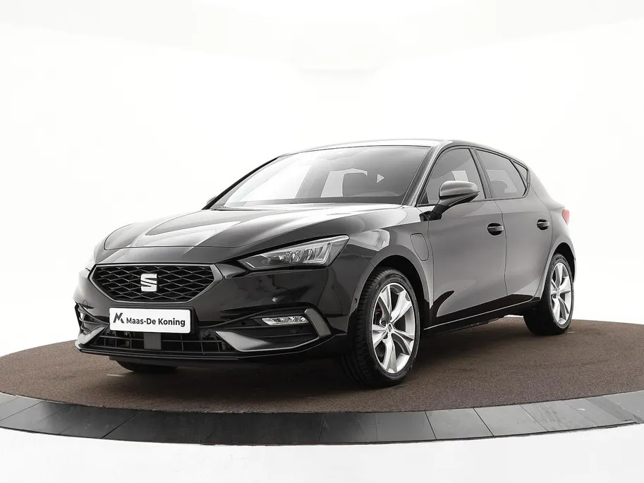 SEAT Leon 1.4 TSI eHybrid PHEV 204pk DSG FR Business Intense · Camera · Stuur- & Stoelverwarming · Parkeer assistent · Apple/Android Car Play · Sportstoelen ·