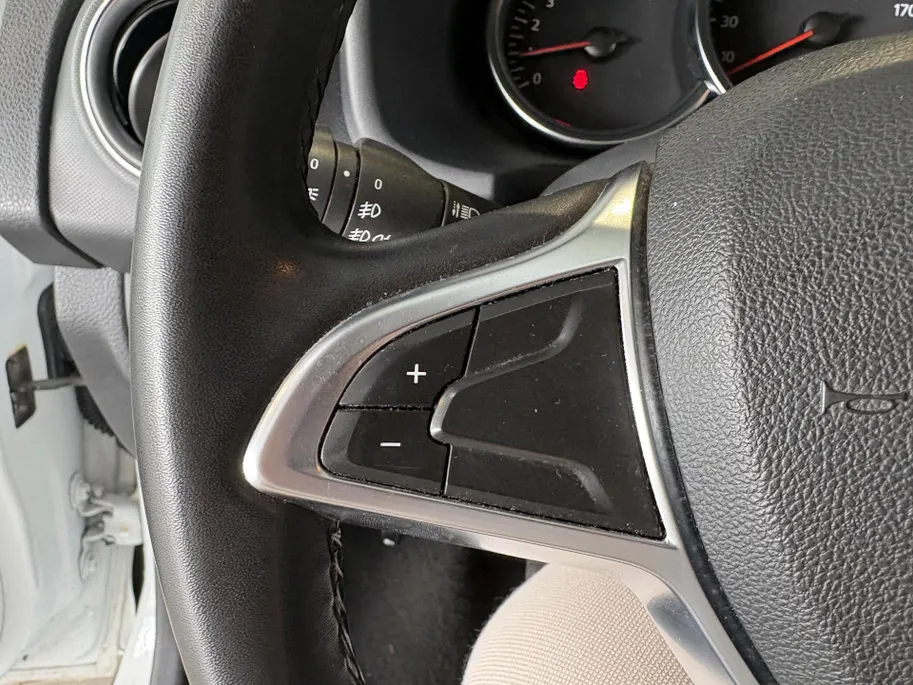 Dacia Sandero 0.9 TCe Tech Road 90 PK