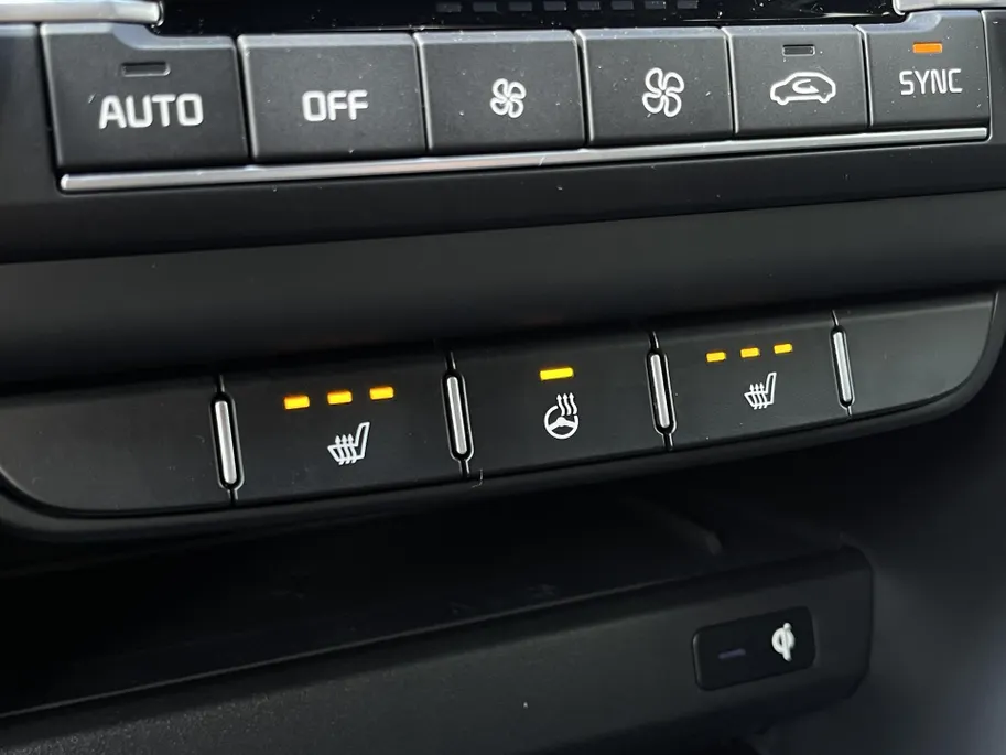 Kia Ceed Sportswagon 1.0 T-GDi MHEV Design Edition | Camera | Keyless | JBL Audio |Navi | Stoel / Stuurverwarming | Apple Carplay | Android Auto | Demo |