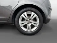 Opel Corsa 1.4-16V Cosmo | Cruise | Lichtmetaal | park sensoren |