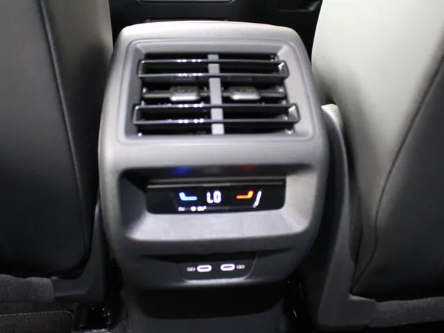 Volkswagen Tiguan 1.5 eHybrid Life Energy Edition Navigatie | 360 Camera | Head Up Display | Keyless | Led Plus Light | Trekhaak