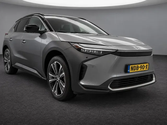 Toyota bZ4X Premium 4WD 71 kWh | Panoramadak | JBL
