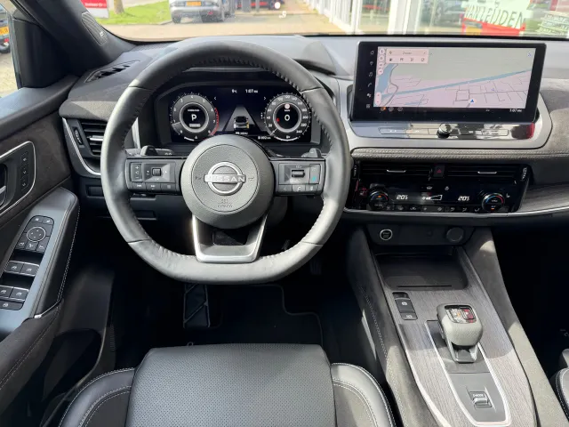 Nissan QASHQAI 1.3 Mild-Hybrid 158pk Xtronic Tekna Plus | Leder | Panoramadak | 360-Camera | App Connect | Head-Up | Keyless