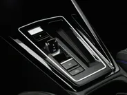 Volkswagen Golf 1.5eTSI/150PK R-Line Black Style DSG · Navigatie · Camera + Parkeersensoren · Apple/Android Car Play · Garantie t/m 18-11-2026  · EXTRA INRUILKORTING ·