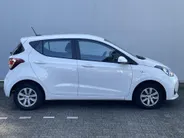 Hyundai i10 1.0i 66pk Comfort + / Cruise / Airco / Navi