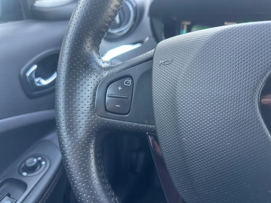 Renault ZOE R110 Iconic 41 kWh | AIRCO WERKT NIET !! | KOOP ACCU | BOSE | CAMERA | NAVI | 12 MAANDEN BOVAG GARANTIE |