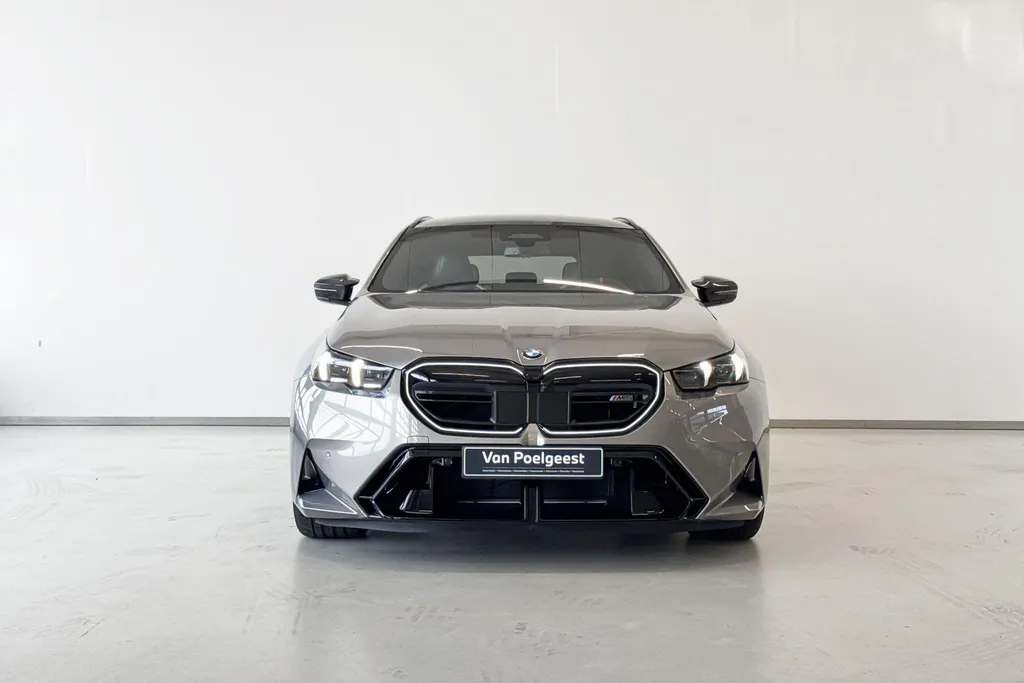 BMW M5 Touring M Drive Professional
