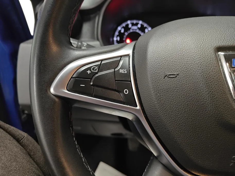 Dacia Duster 1.0 TCe Bi-Fuel Serie Limitee 15th Anniversary NAVI AIRCO CAMERA PARKEERSENSOREN CRUISE CONTROLE LM VELGEN HOGE INSTAP  ZEER MOOIE AUTO OP LPG 12 MAANDEN GARANTIE