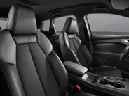 Audi Q4 Q4 S edition performance 82 kWh 286 PK · Trekhaak elek. wegklapbaar · Optiekpakket zwart · Opberg- en bagageruimtepakket