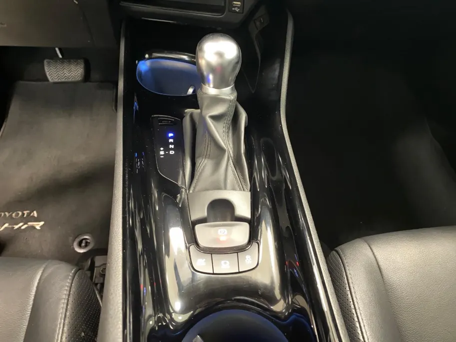 Toyota C-HR 2.0 Hybrid Launch Edition | DEALER ONDERHOUDEN |