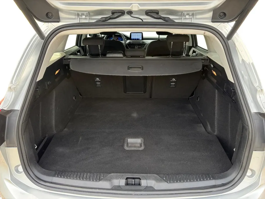 Ford Focus Wagon 1.0 EcoBoost Titanium X Business 125PK | Camera | Winter Pack | El. Achterklep | Climate Control | Privacy Glass | Keyless Entry | LED
