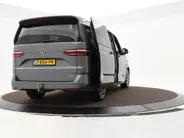 Volkswagen Multivan 1.4 218pk DSG eHybrid L2H1 Life Business · Glazen dak · Trekhaak · Camera · Elek. Schuifdeuren · Apple/Android Car Play · 7 Persoons · 18'' Inch · Garantie t/m 02-06-2028 of 100.000km